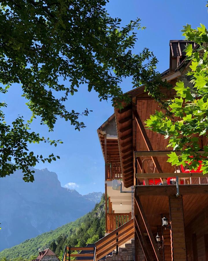 Guesthouse Pashko Theth Esterno foto