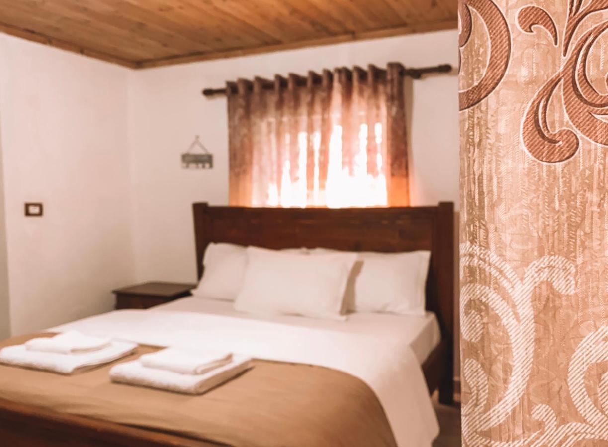 Guesthouse Pashko Theth Esterno foto