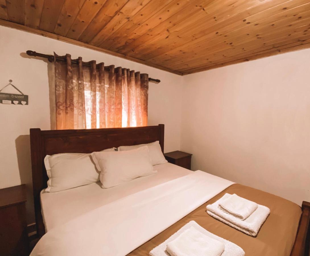 Guesthouse Pashko Theth Esterno foto