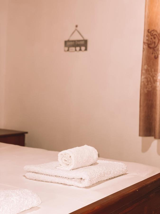 Guesthouse Pashko Theth Esterno foto
